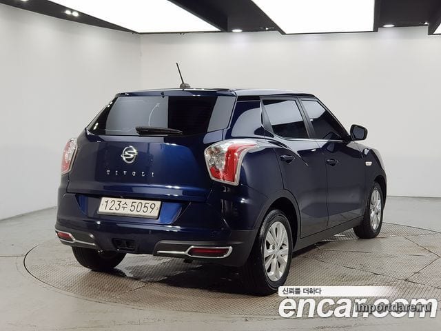 KGM Tivoli сзади