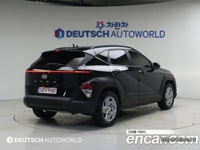 Hyundai Kona Hybrid сзади