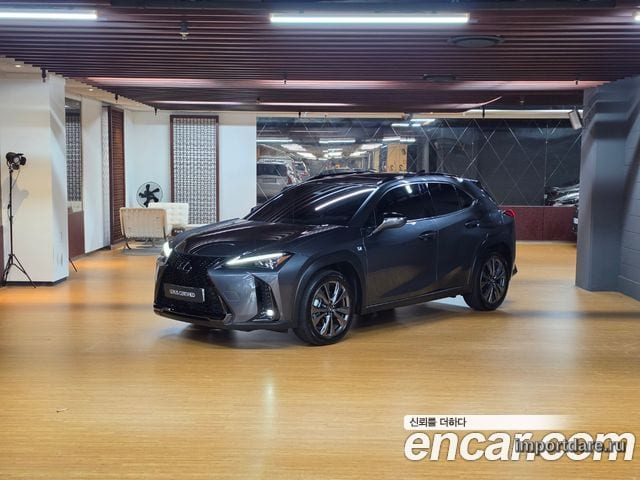 Lexus UX 2026