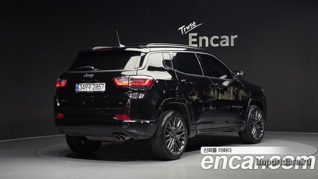 Jeep Compass сбоку