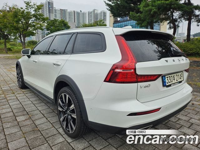 VOLVO V60 CROSS COUNTRY 2022 — 69 900 км, белый, Корея — под ключ — фото 6