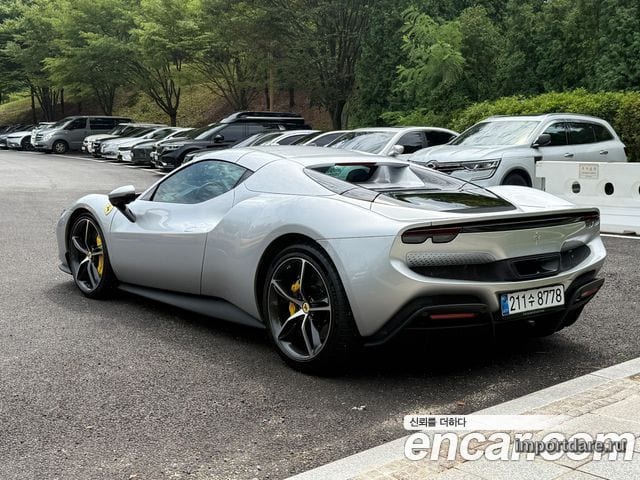 Ferrari 296 Gts сбоку