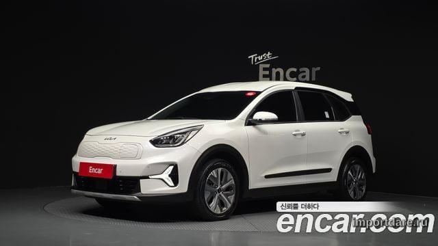 KIA NIRO PLUS 2023 — 112 058 км, белый, Корея — под ключ — фото 1