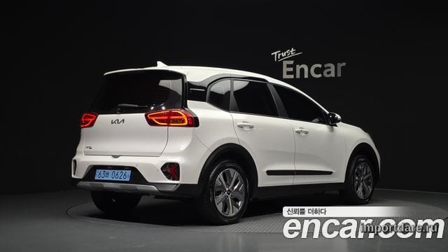KIA NIRO PLUS 2023 — 112 058 км, белый, Корея — под ключ — фото 2