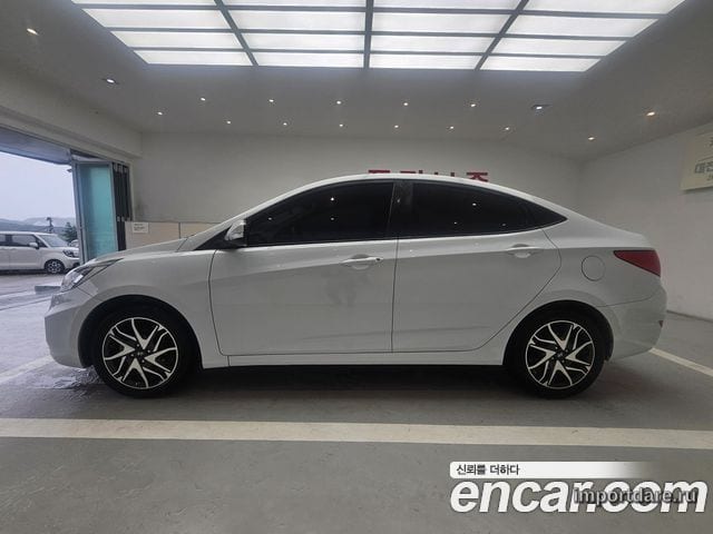 HYUNDAI ACCENT 2019 — 97 045 км, белый, Корея — под ключ — фото 3