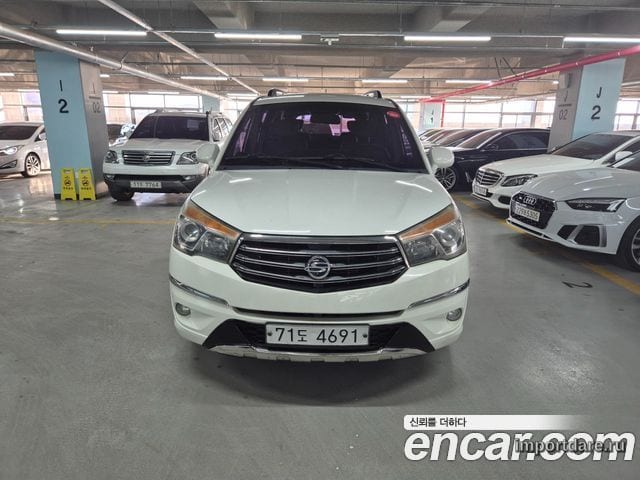 KGM KORANDO TURISMO 2014 — 158 000 км, белый, Корея — под ключ — фото 2