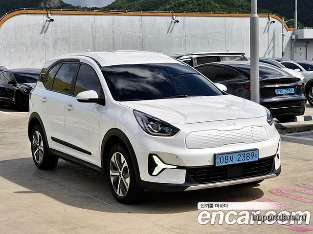 KIA NIRO PLUS 2024 — 110 333 км, белый, Корея — под ключ — фото 1