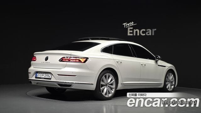 Volkswagen Arteon сбоку