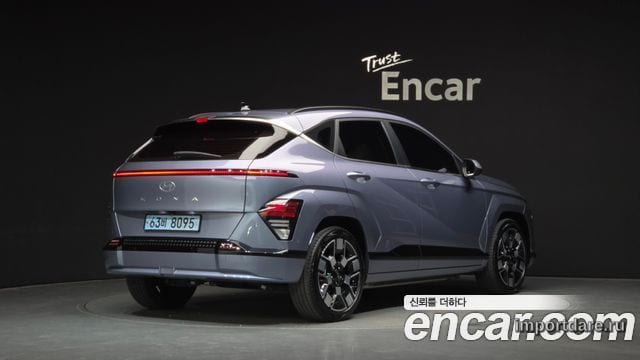 HYUNDAI KONA ELECTRIC 2023 — 24 755 км, светло-серебристый, Корея — под ключ — фото 2