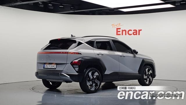 HYUNDAI KONA 2023 — 35 222 км, серебристо-серый, Корея — под ключ — фото 2