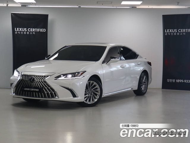 LEXUS ES300H 2026 — 12 272 км, белый-перламутр, Корея — под ключ — фото 1