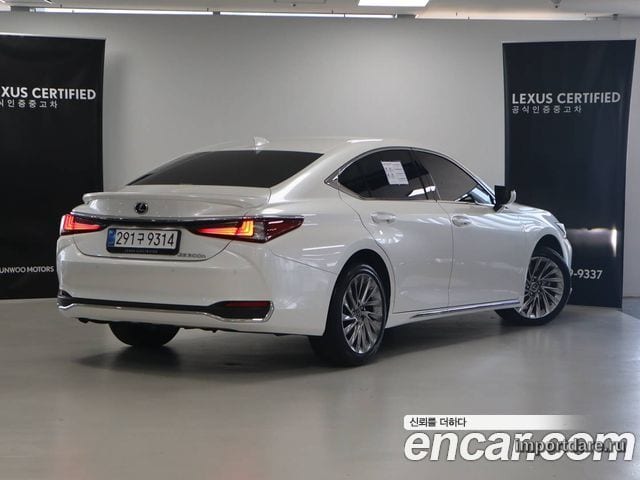 LEXUS ES300H 2026 — 12 272 км, белый-перламутр, Корея — под ключ — фото 2