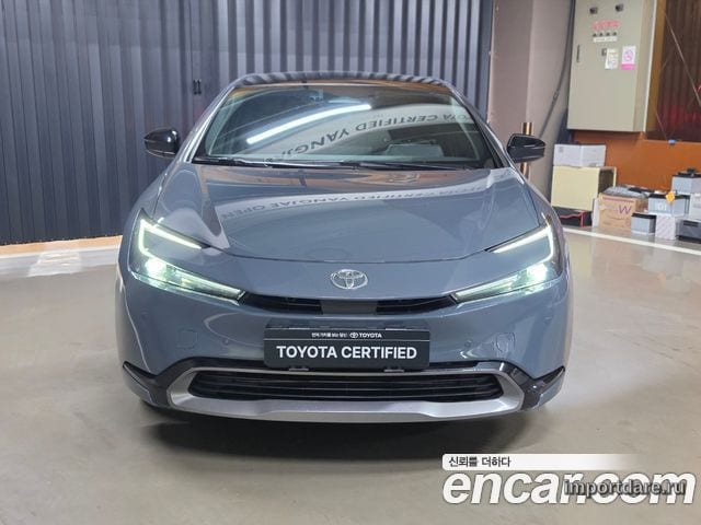 Toyota Prius интерьер