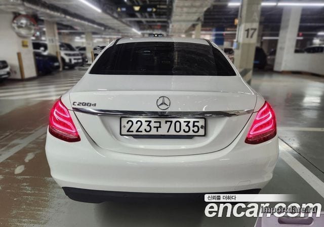 MERCEDES-BENZ C-CLASS W205 2017 — 127 909 км, белый, Корея — под ключ — фото 2
