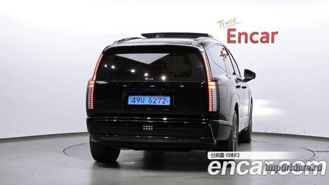 Hyundai Ioniq сзади