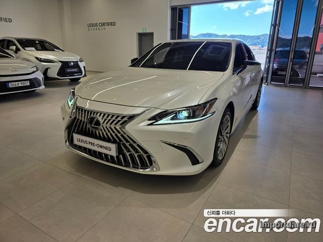 Lexus ES 2026