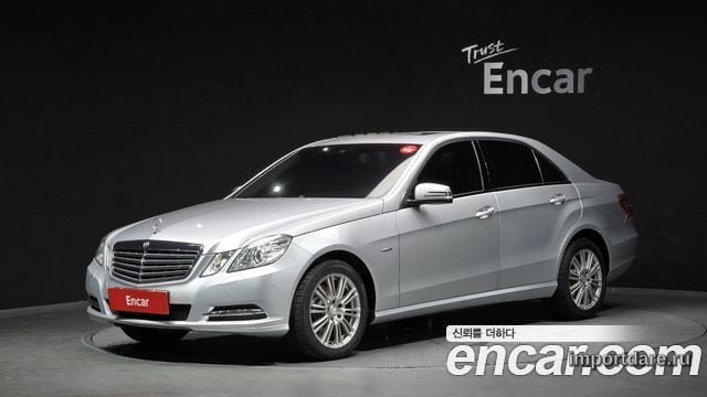 MERCEDES-BENZ E-CLASS W212 2011 — 96 944 км, серебристый, Корея — под ключ — фото 1