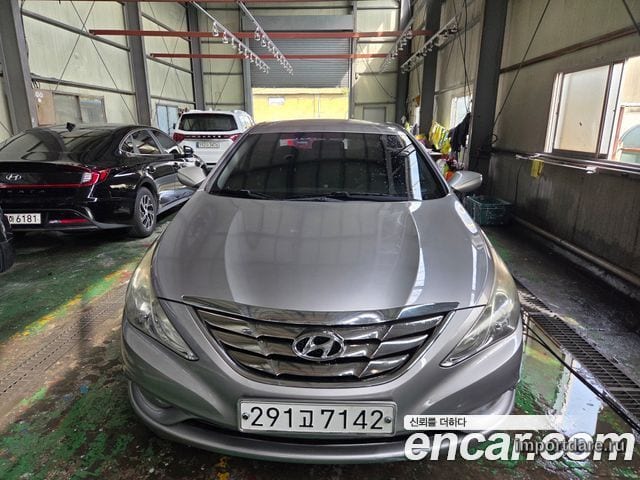 HYUNDAI SONATA 2010 — 345 000 км, серебристый, Корея — под ключ — фото 1