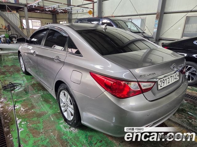 HYUNDAI SONATA 2010 — 345 000 км, серебристый, Корея — под ключ — фото 3