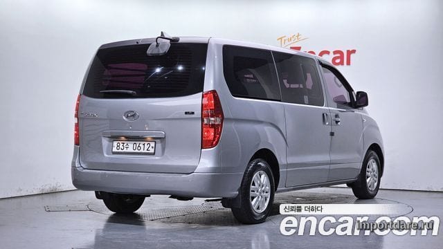 HYUNDAI GRAND STAREX 2018 — 136 402 км, серебристый, Корея — под ключ — фото 1