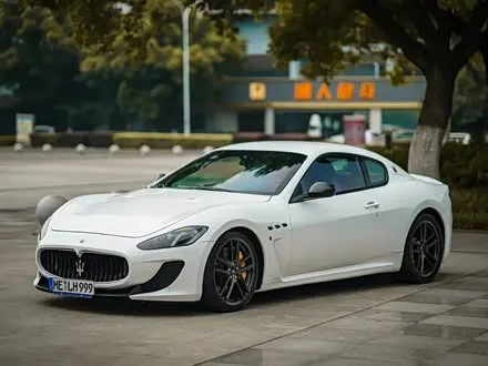 MASERATI GRANTURISMO 2012