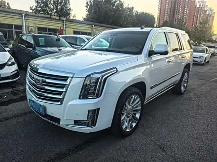 CADILLAC ESCALADE 2017