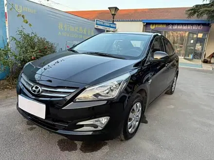 HYUNDAI VERNA 2014 — 60 000 км, Китай — под ключ — фото 1