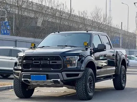 FORD F-150 RAPTOR 2019 — 90 000 км, Китай — под ключ — фото 1