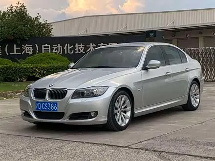 BMW 3 SERIES 2010 — 125 300 км, Китай — под ключ — фото 1