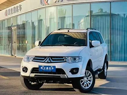 MITSUBISHI PAJERO SPORT 2013