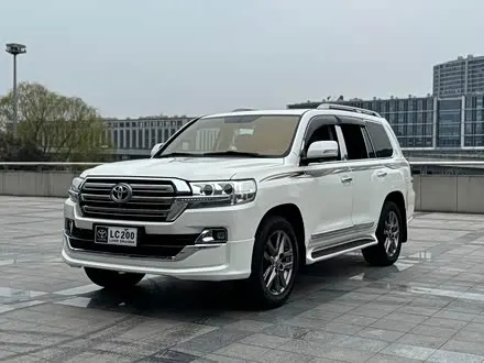 TOYOTA LAND CRUISER 2016