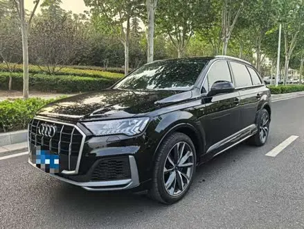 AUDI Q7 2022