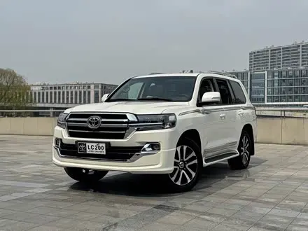 TOYOTA LAND CRUISER 2016