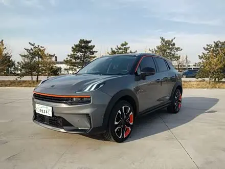 LYNK & CO 06 2020