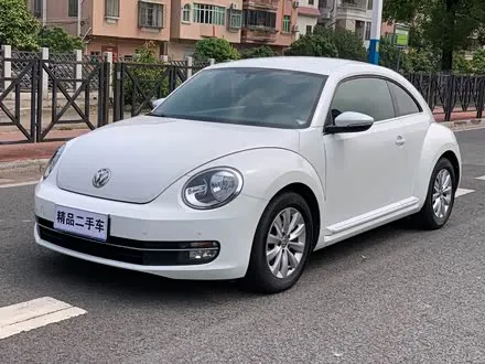 VOLKSWAGEN BEETLE 2014 — 100 000 км, Китай — под ключ — фото 1