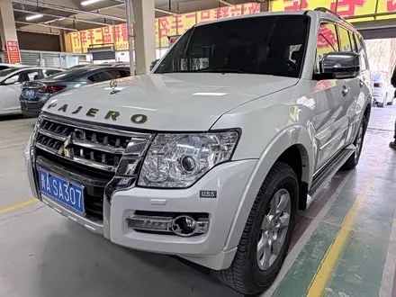 MITSUBISHI PAJERO 2020