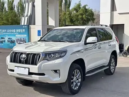 TOYOTA PRADO 2018