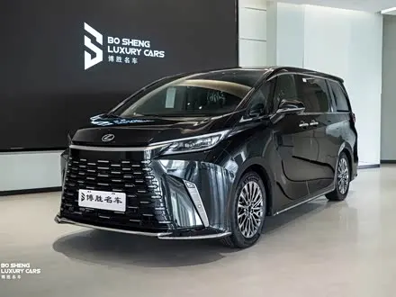 LEXUS LM 2025