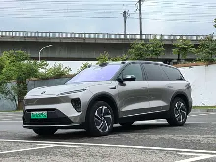 NIO ES8 2023