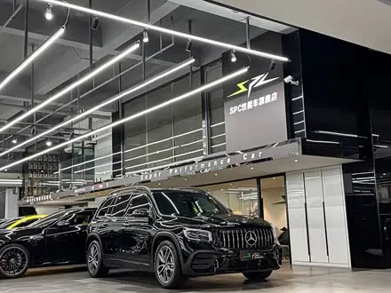 MERCEDES-BENZ GLB AMG 2023