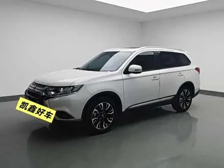 MITSUBISHI OUTLANDER 2020