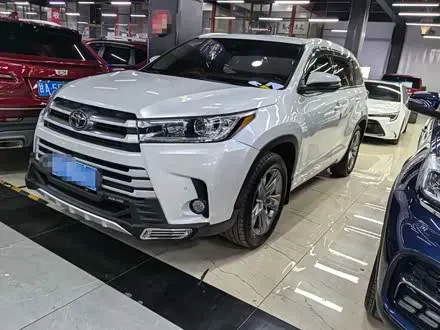 TOYOTA HIGHLANDER 2018 — 111 000 км, Китай — под ключ — фото 1