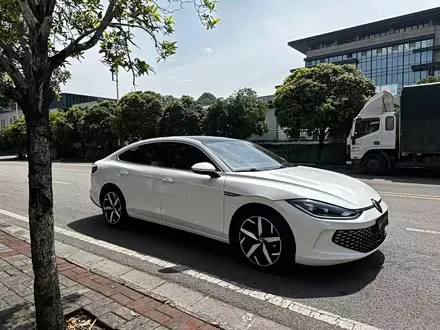VOLKSWAGEN LAMANDO 2023