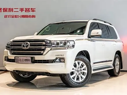 TOYOTA LAND CRUISER 2017 — 39 000 км, Китай — под ключ — фото 1