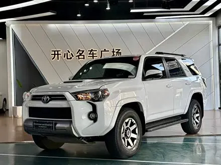 TOYOTA 4RUNNER 2021 — 63 000 км, Китай — под ключ — фото 1