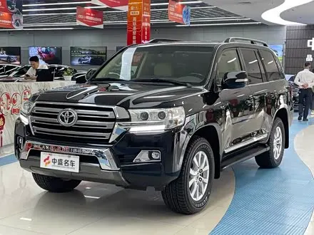 TOYOTA LAND CRUISER 2016