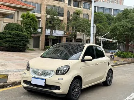 SMART FORFOUR 2016 — 110 000 км, Китай — под ключ — фото 1