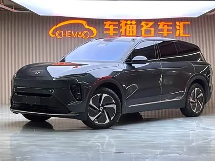 NIO ES8 2023