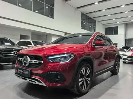 MERCEDES-BENZ GLA 2023