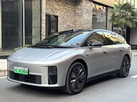 LI AUTO I6 2025